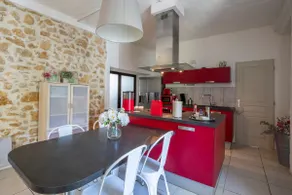 Charming & fresh home – central – secure bikes - Image 3