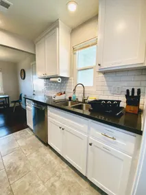 3B Golf Terrace Family Home w/Sun Room Kitchen W/D - Image 4