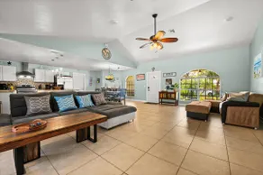 Sunny Oasis/Beautiful House/Near Beach/Heated Pool - Image 3