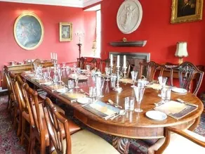 Large country house perfect for family or friends. - Image 4