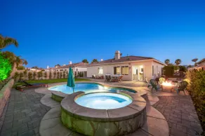 Lux Desert Oasis Pool Spa Fire Pit Games - Image 5