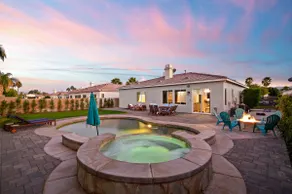 Lux Desert Oasis Pool Spa Fire Pit Games - Image 4