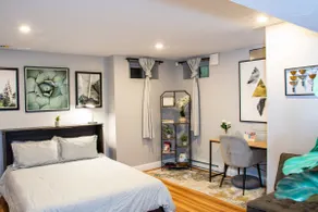 Cozy home away from home in historic Boston - Image 3