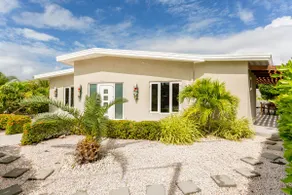 Palm beach retreat| perfect for family and friends - Image 2