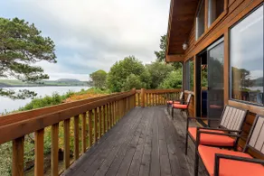 Edgemont | Modern Escape, Stunning Views & Comfort - Image 4