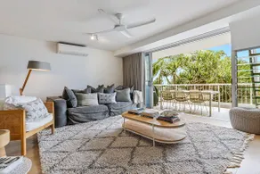Village vibes & coastal life, Sunshine Beach - Image 5