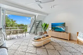 Village vibes & coastal life, Sunshine Beach - Image 3