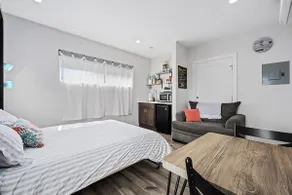 ★Nook on W 41st | Guest Suite. Private Entry with W/D. - Image 2