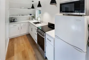 Sunset Beach Retreat - Image 3