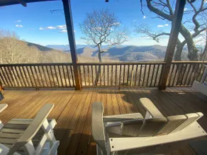 Private cabin w/VIEWS + ski resort and AT Hiking - Image 3