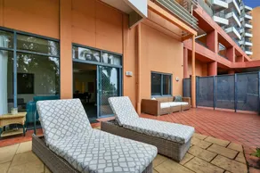Inner City living at its finest - Image 4
