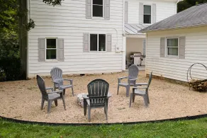 Fully Renovated Modern Farmhouse near Lexington - Image 4