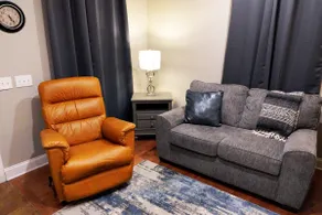Big 4BR 2BA Newly Renovated Beauty 10min to Dwntwn - Image 5