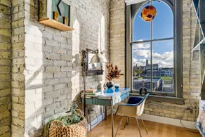 Cozy 1BD w/ View in Walker's Point, Free Parking - Image 3