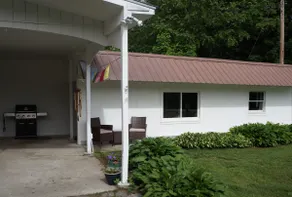 Humble abode in the heart of the White Mountains - Image 2