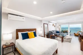Harbor 8008 / Luxury and Comfort Oceanfront - Image 2