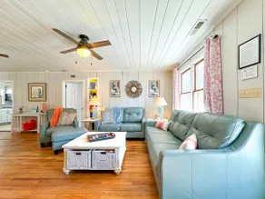 Island In This Dream, spacious, modern, near beach - Image 5