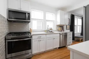 Radiant Updated Ferndale Bungalow - Image 5