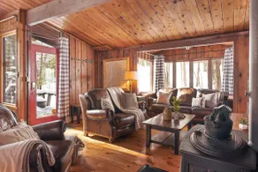 Cabin in Muskoka for Two with a Private Hot Tub and Close to the Lake - Image 5