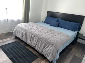 Charming/Spacious Apt • Pet Friendly • Free Park - Image 3
