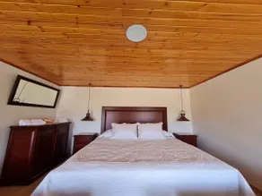 Suite with Panoramic View of the Tominé Reservoir - Image 2