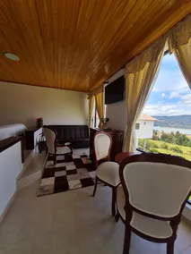 Suite with Panoramic View of the Tominé Reservoir - Image 5