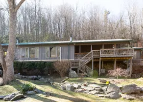 Cozy Riverfront Duplex Near Town and Ski Mountains - Image 3