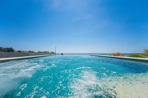 JamC Dream: Family dream right by the sea with heated pool - Image 4