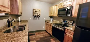 Modern Rustic Cottage in Findley Lake - Image 5