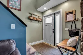 Spacious 4 Bed in heart of Eville, Hot Tub & Park - Image 5