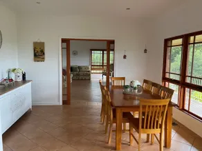 Boonderoo House - A Picturesque Mountain Stay - Image 3