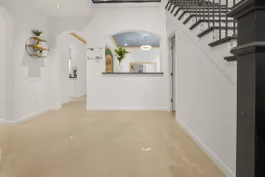 Gorgeous Downtown 4 Bedroom - Image 5