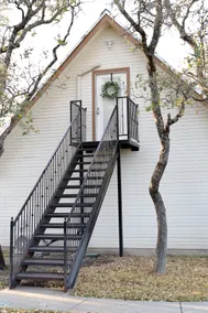 Tree Top Cottage - Image 2