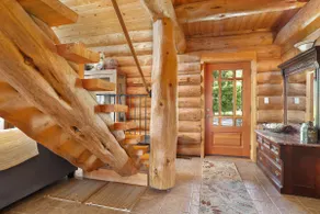 Hardwood Chalet-Pool, Hot tub, fireplace - Image 5