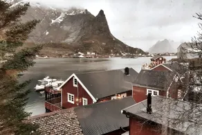 Cozy House By The Fjord In The Heart Of Lofoten - Image 3
