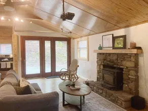 Cozy mountain home w/ hot tub sauna near waterfall - Image 4