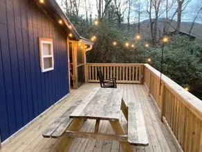 Cozy mountain home w/ hot tub sauna near waterfall - Image 2
