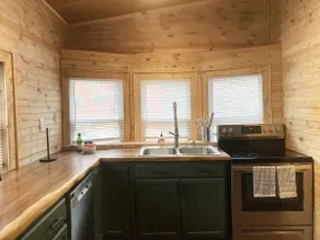 Cozy mountain home w/ hot tub sauna near waterfall - Image 5
