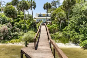 Pineapple Bluff...your riverside retreat - Image 3