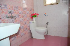 Riverfront Family Stay 4BHK - Image 4