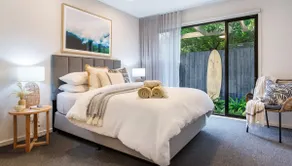 Walk Everywhere • Beach & Cafés • Sleeps 7 Family - Image 2
