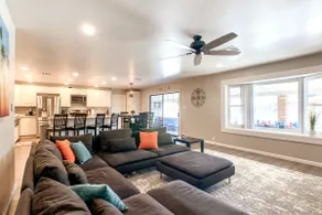 Tempe Oasis! 5 bedroom 3 bath with Pool - Image 3