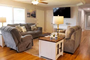 Beach Theme House 4 BR/3 Bath in Gallatin - Image 2