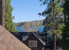\"The Blue Lake House\"- Walk to Lake & Village - Image 5