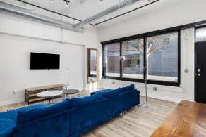 Art District Loft - 4BD/2BA Downtown SGF - Image 3
