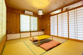 Enjoy a natural living room in Okinawa! Spacious, comfortable wood-grained interior! 10 minutes from the airport, near Senagajima! Free parking - Image 4