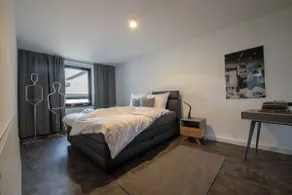 spacious designer apartment - Image 3