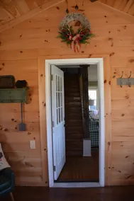 Cozy Rustic Cottage for the Holidays - Image 5