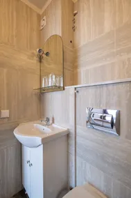 Apartment with a bedroom in Studentski grad - Image 4