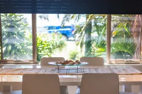 Stylish 3-Bed Townhouse Views of Clarence River - Image 5